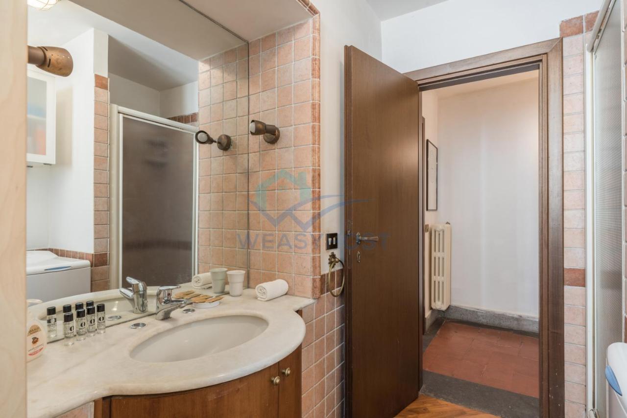 Warm Nest In The Old Building Of Piazza Navona Apartment