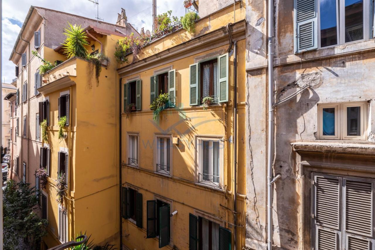 Warm Nest In The Old Building Of Piazza Navona * Rome