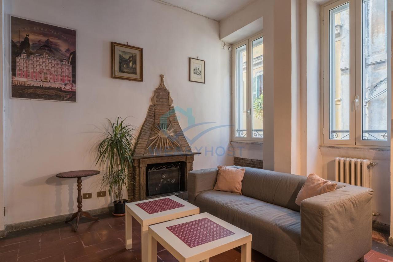 Warm Nest In The Old Building Of Piazza Navona Apartment Rome